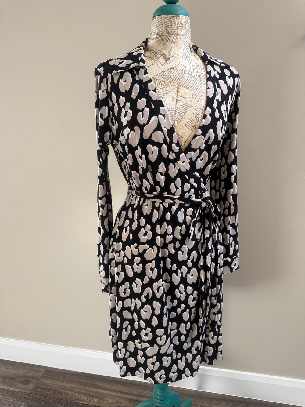 Calvin Klein Women’s Black & Beige Animal Print Wrap Dress